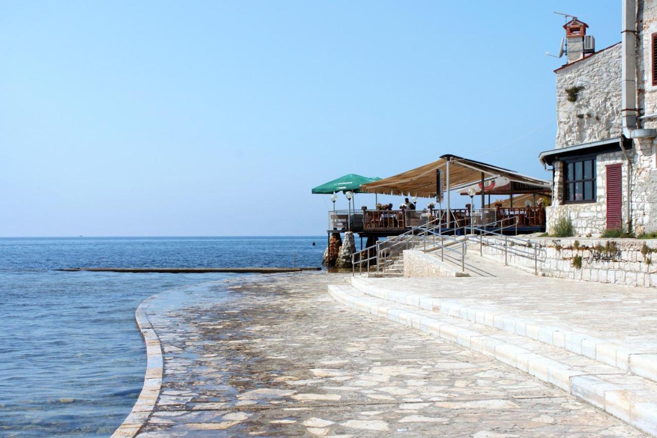Apartments With A Parking Space Umag - 7066 Exterior photo