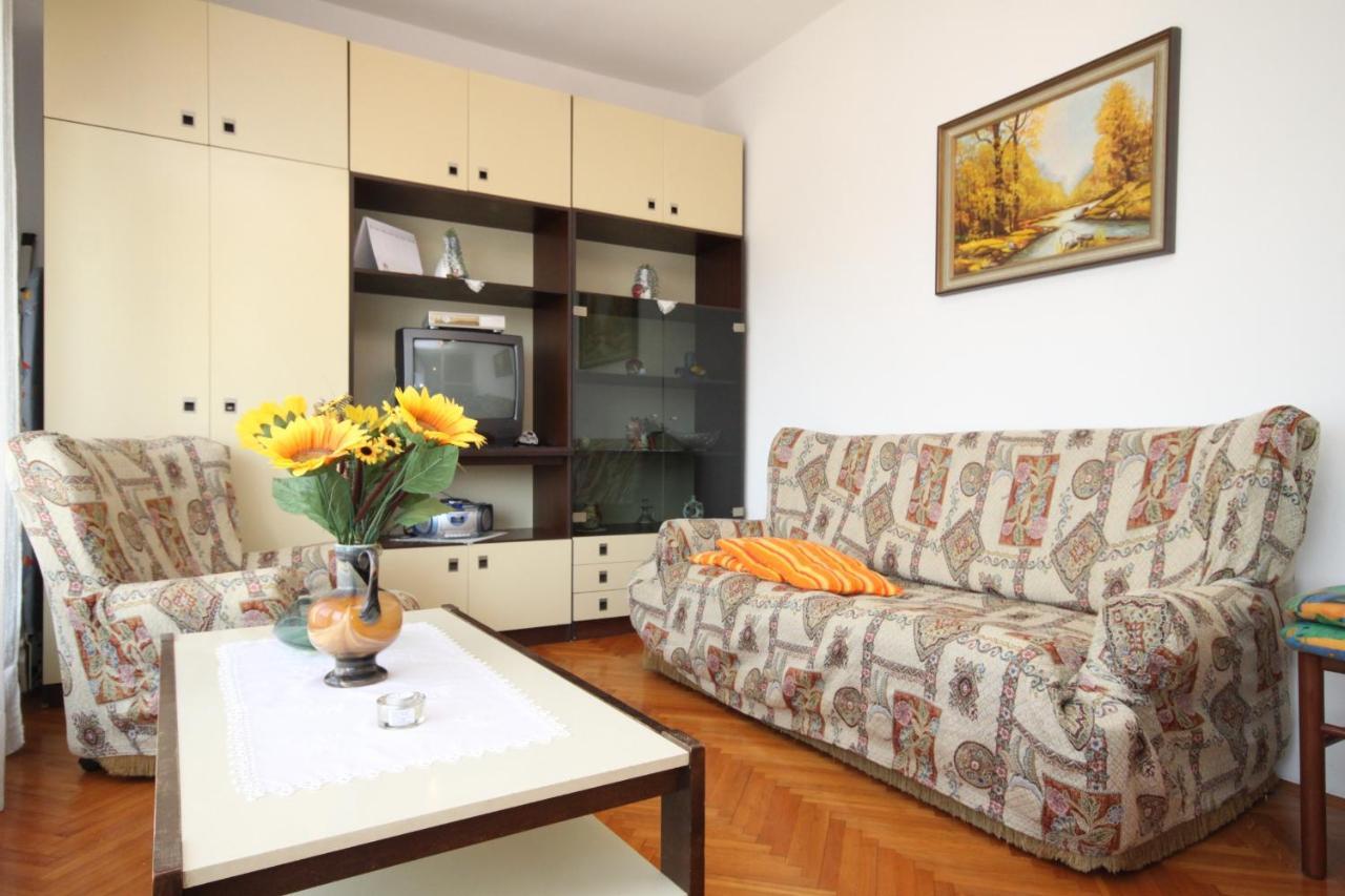 Apartments With A Parking Space Umag - 7066 Exterior photo