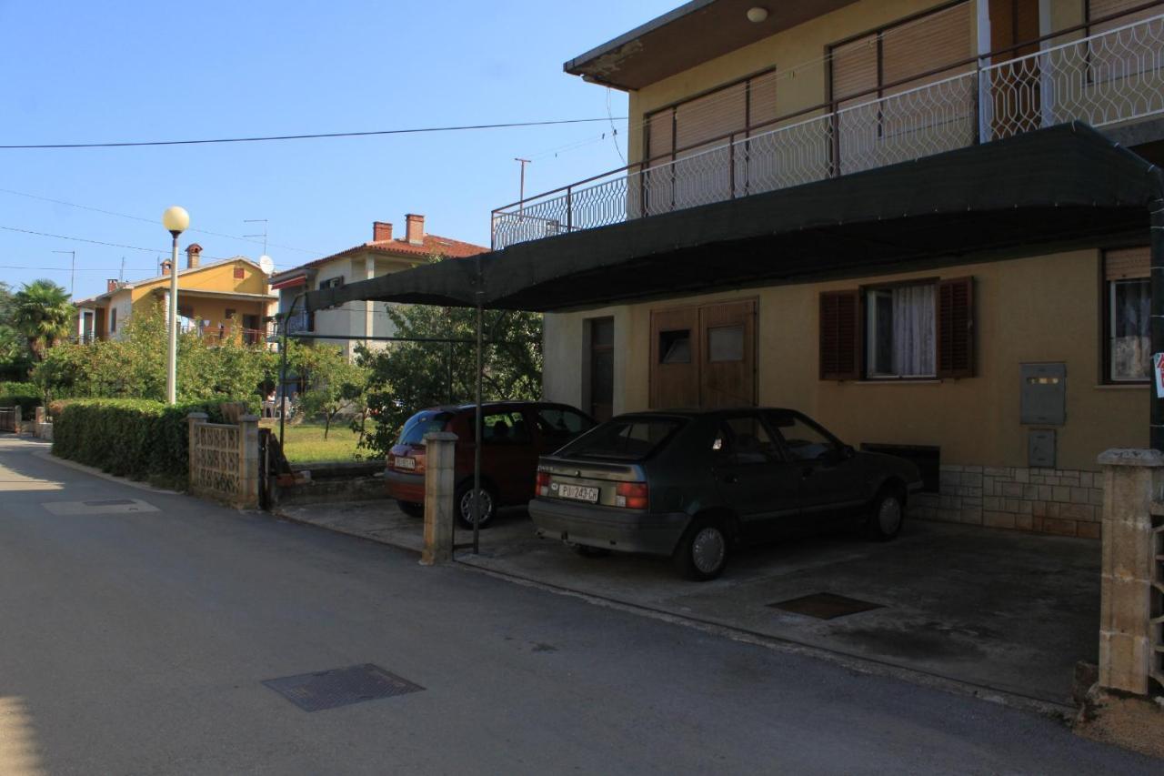 Apartments With A Parking Space Umag - 7066 Exterior photo