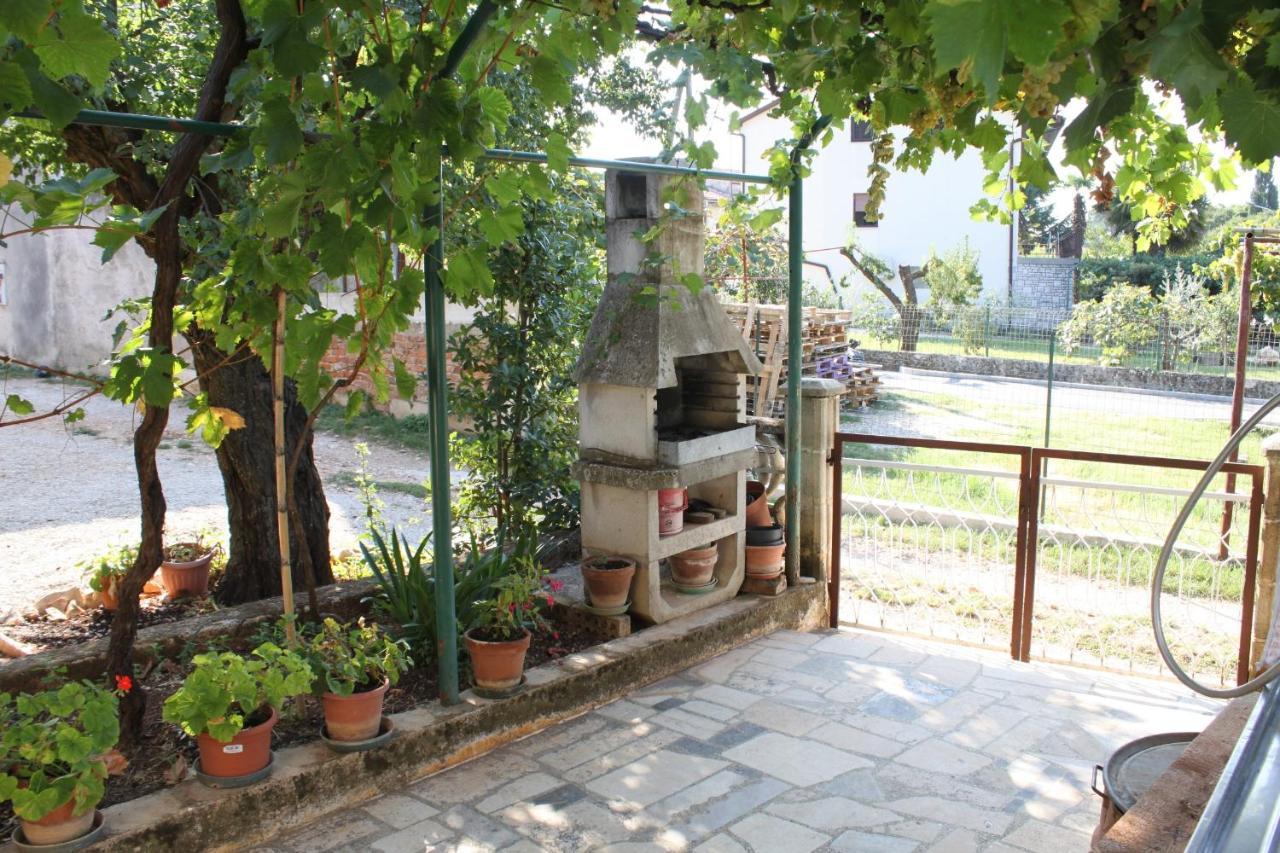 Apartments With A Parking Space Umag - 7066 Exterior photo