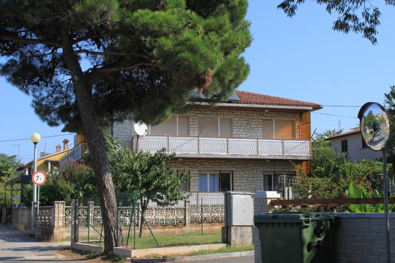 Apartments With A Parking Space Umag - 7066 Exterior photo