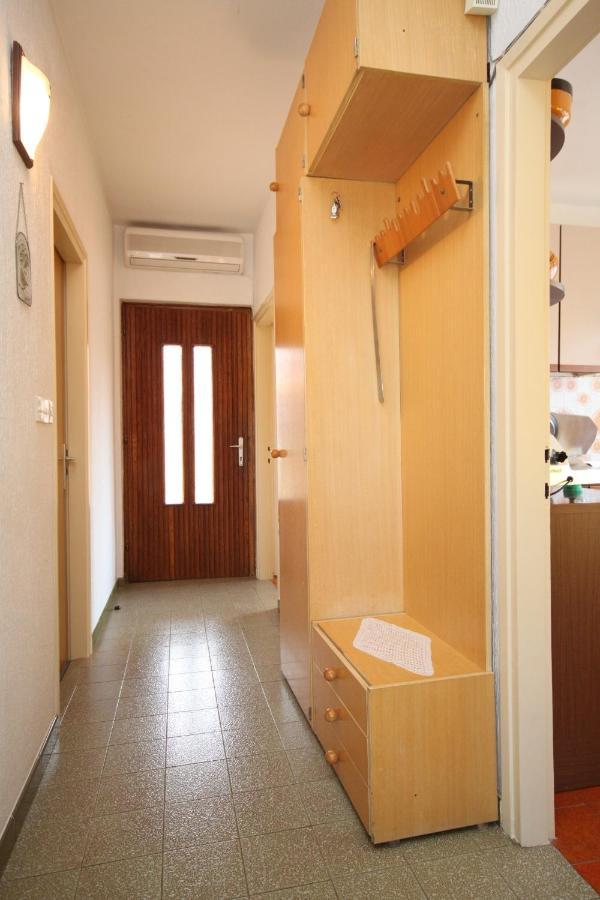 Apartments With A Parking Space Umag - 7066 Exterior photo