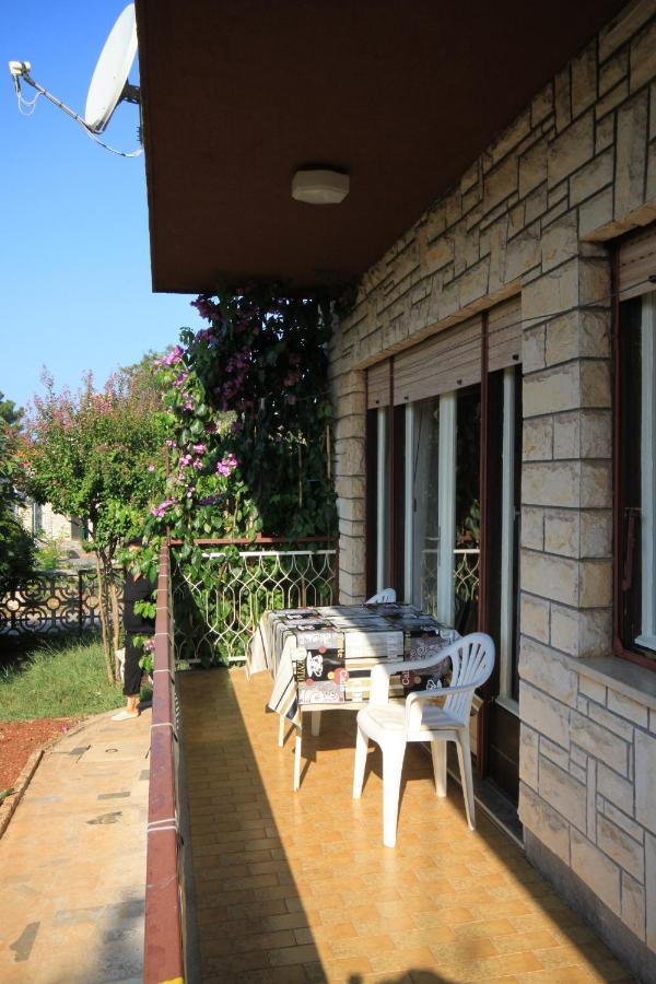 Apartments With A Parking Space Umag - 7066 Exterior photo